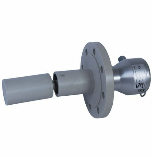 LC40 nivåvakt i PVC med aluminiumhus og flenset tilkobling. Flotøren er en vippe som flyter på væsken og vipper ved ending.