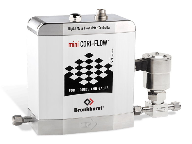 Mini Cori-flow måler for lave mengder med reguleringsventil, gjenger for enkel tilkobling til prosessen.